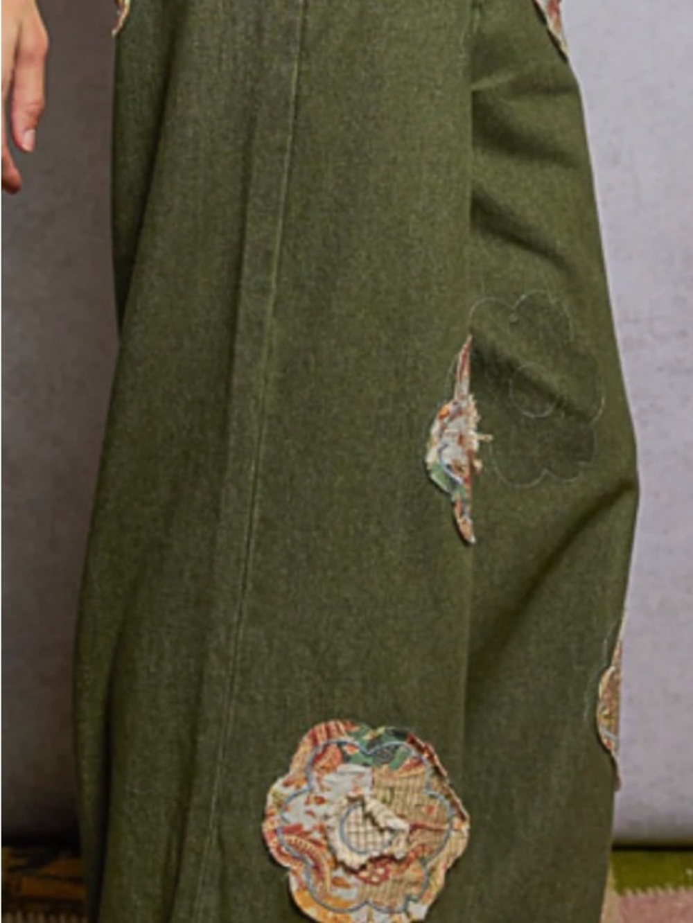 POL Olive Green Wide Leg Pants with Floral Appliqué - Picture 2 of 4